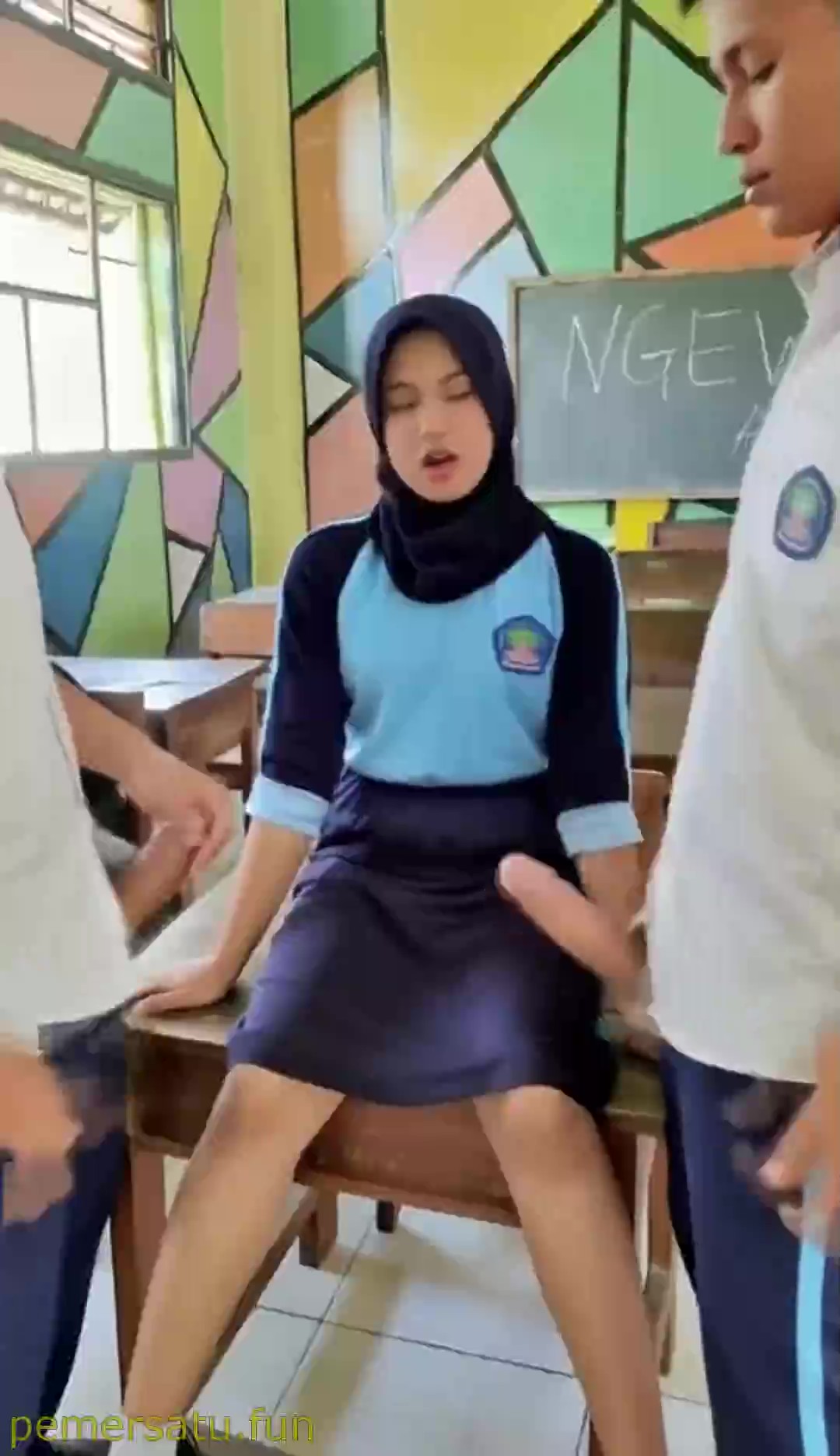 Anak Murid Smp Seragam Olahraga Ngewe 3some Dalam Kelas